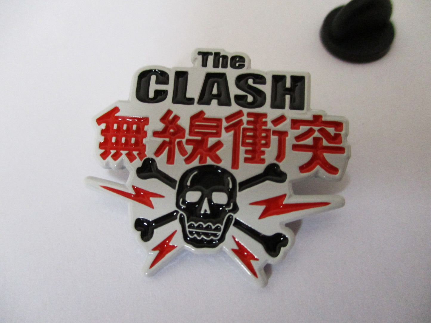 THE CLASH punk metal badge enamel pin (oriental, grey)