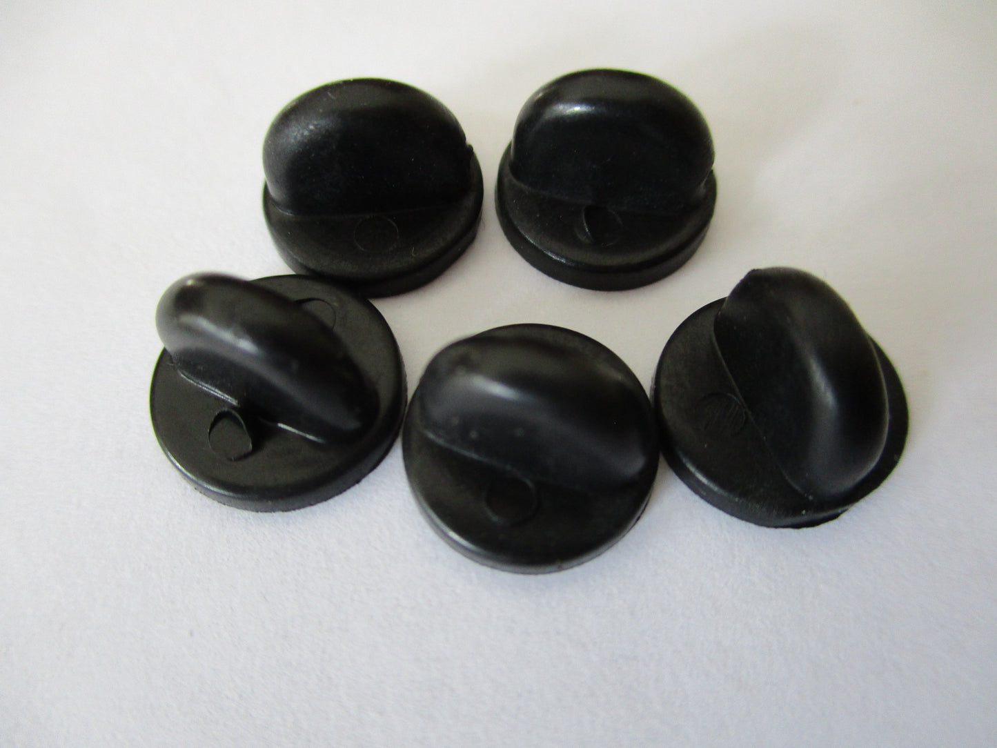 5 REPLACEMENT CLIPS for METAL BADGES (gold or black)