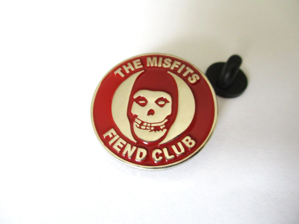 THE MISFITS punk METAL BADGE (blood red)