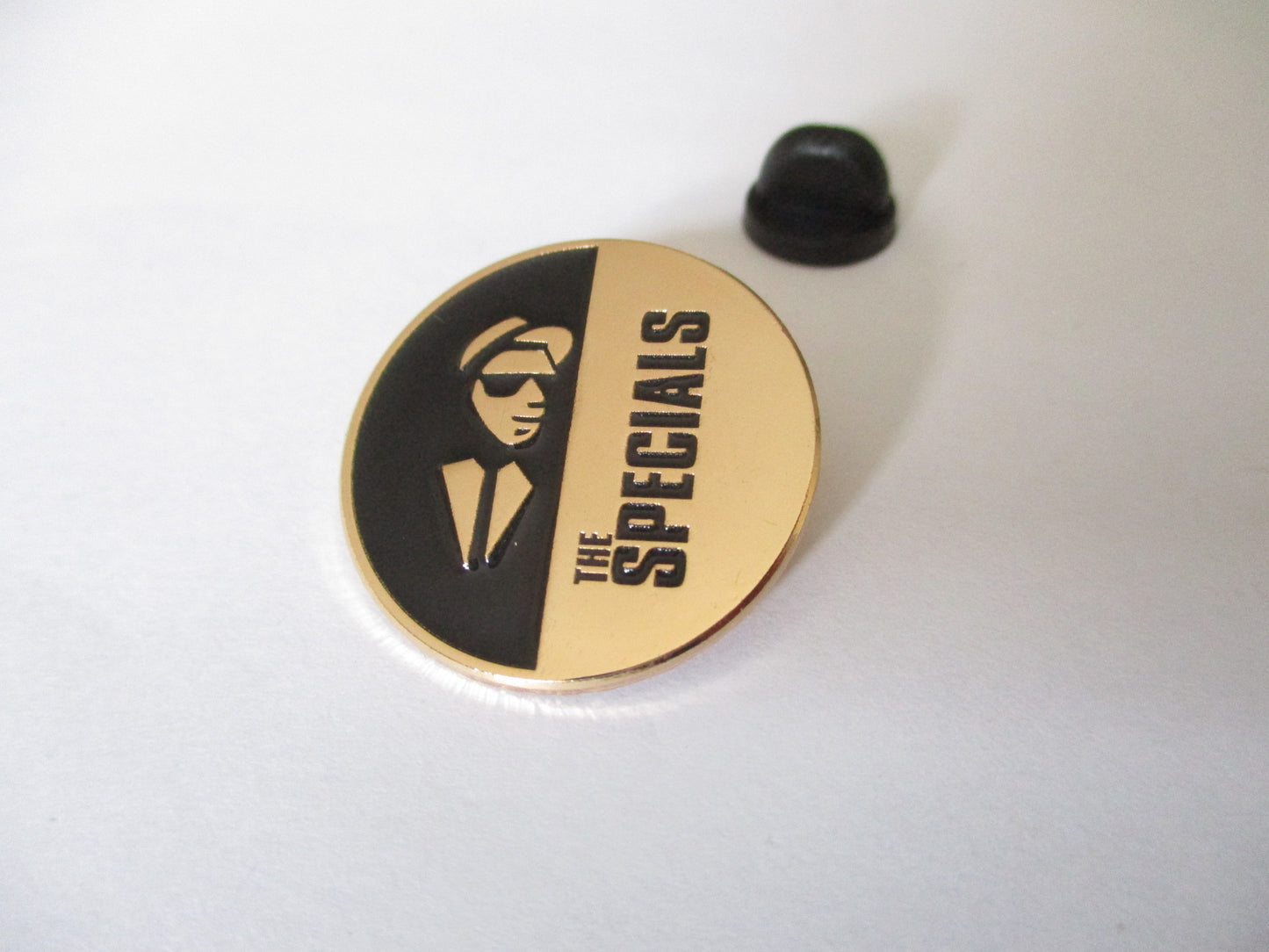 THE SPECIALS ska 2tone METAL BADGE (gold)