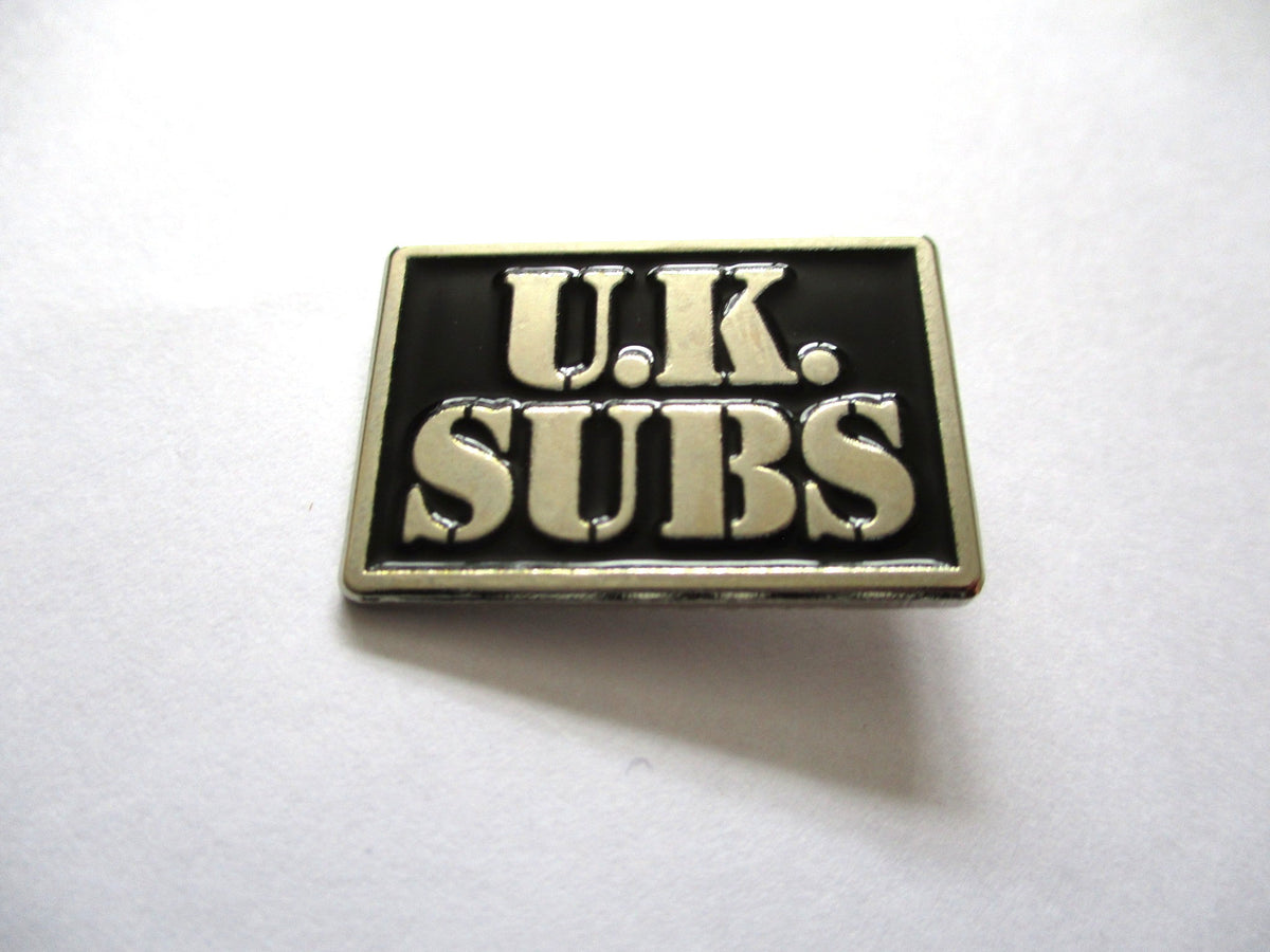 UK SUBS PUNK METAL BADGE