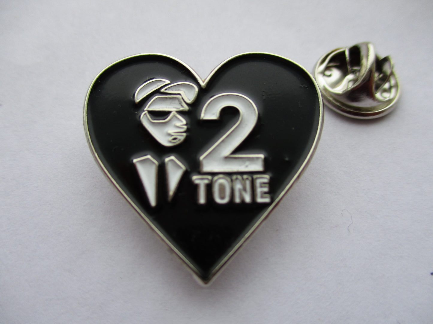 2 TONE heart SKA METAL BADGE