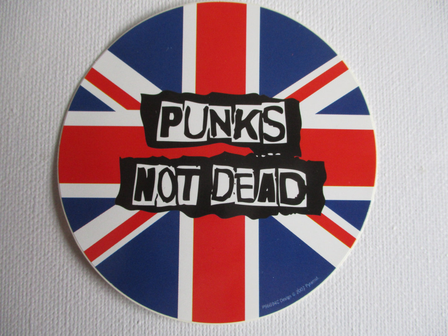 PUNKS NOT DEAD PUNK VINYL STICKER (union jack)