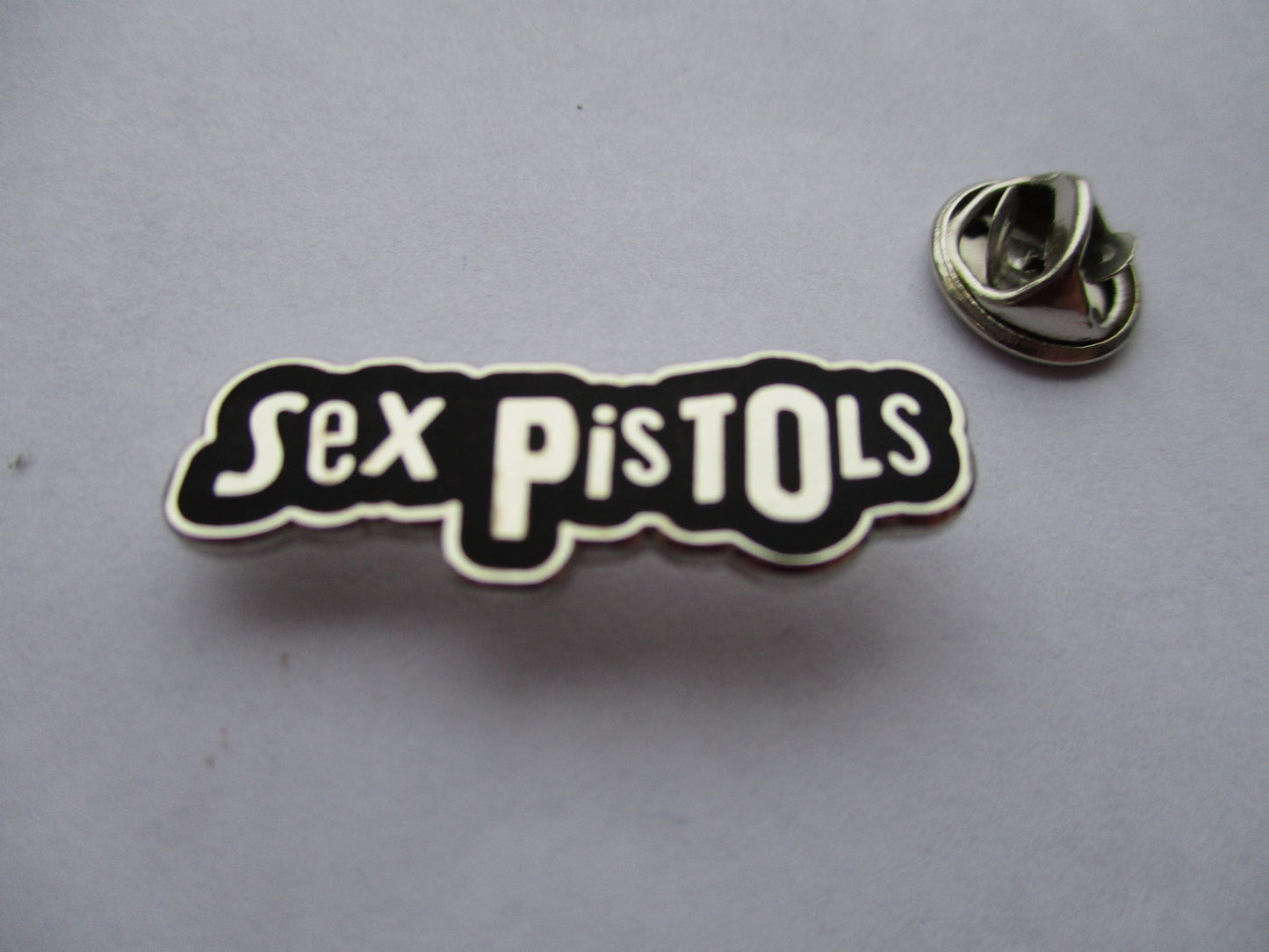 SEX PISTOLS black/silver logo PUNK METAL BADGE ultra limited - few only!