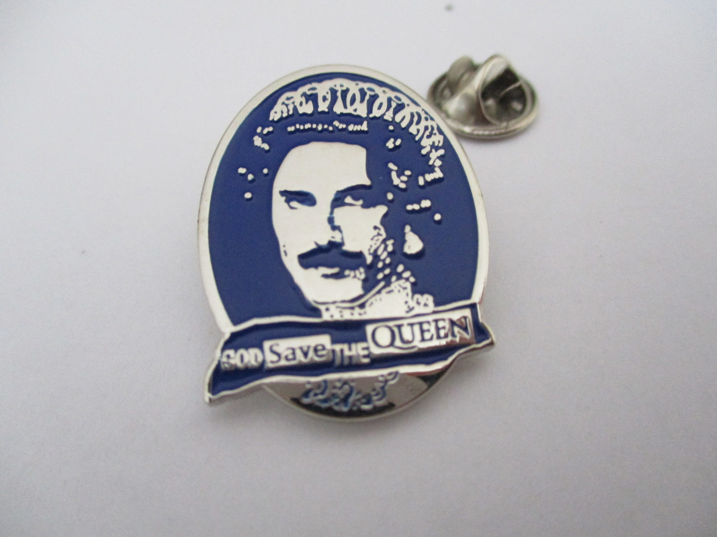 SEX PISTOLS gstq freddie mercury PUNK METAL BADGE silver