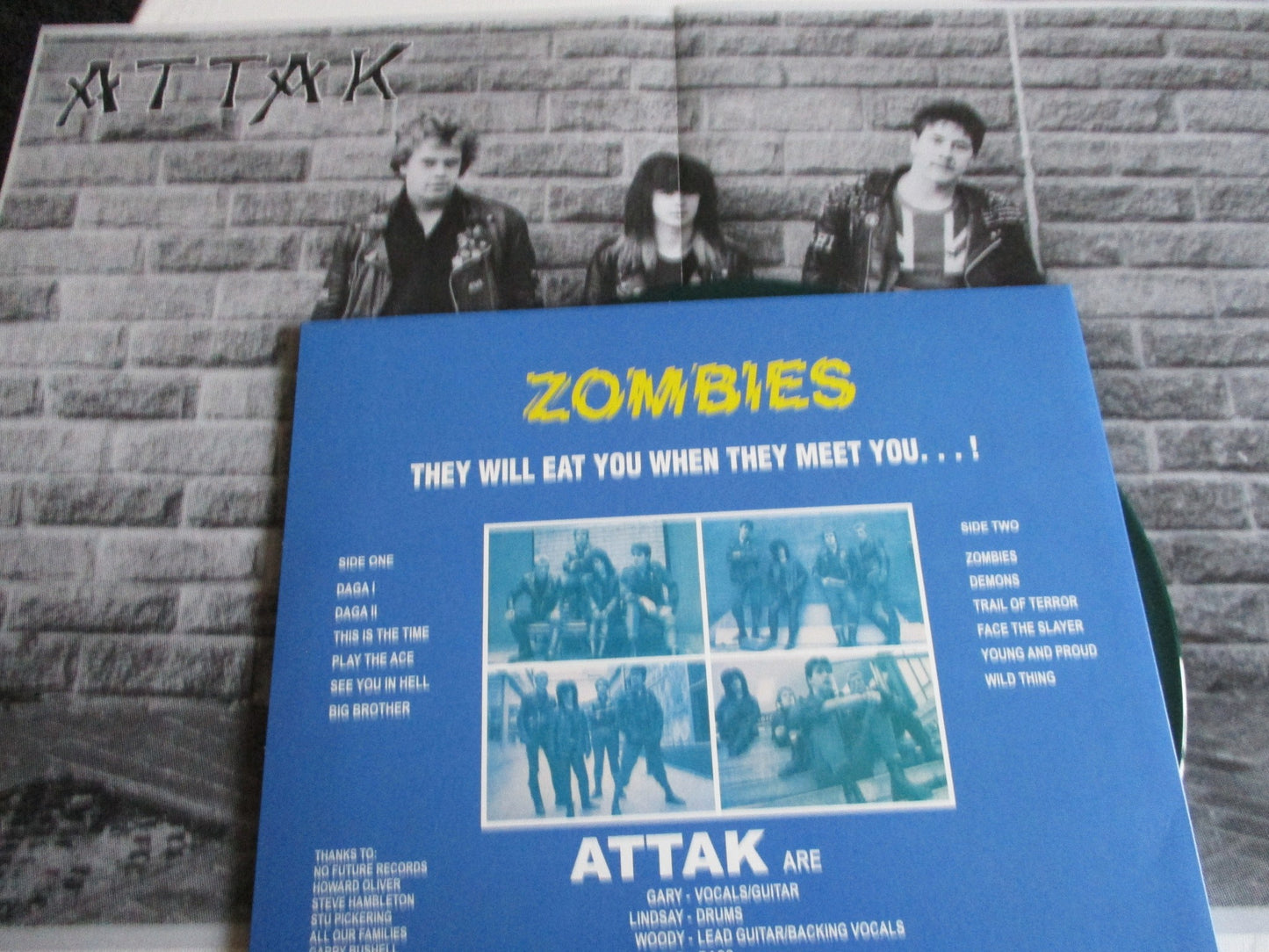 ATTAK zombies LP (Green V + POSTER)