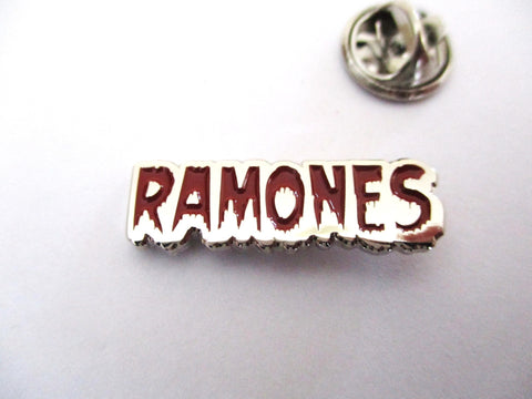 THE RAMONES horror logo PUNK METAL BADGE blood red