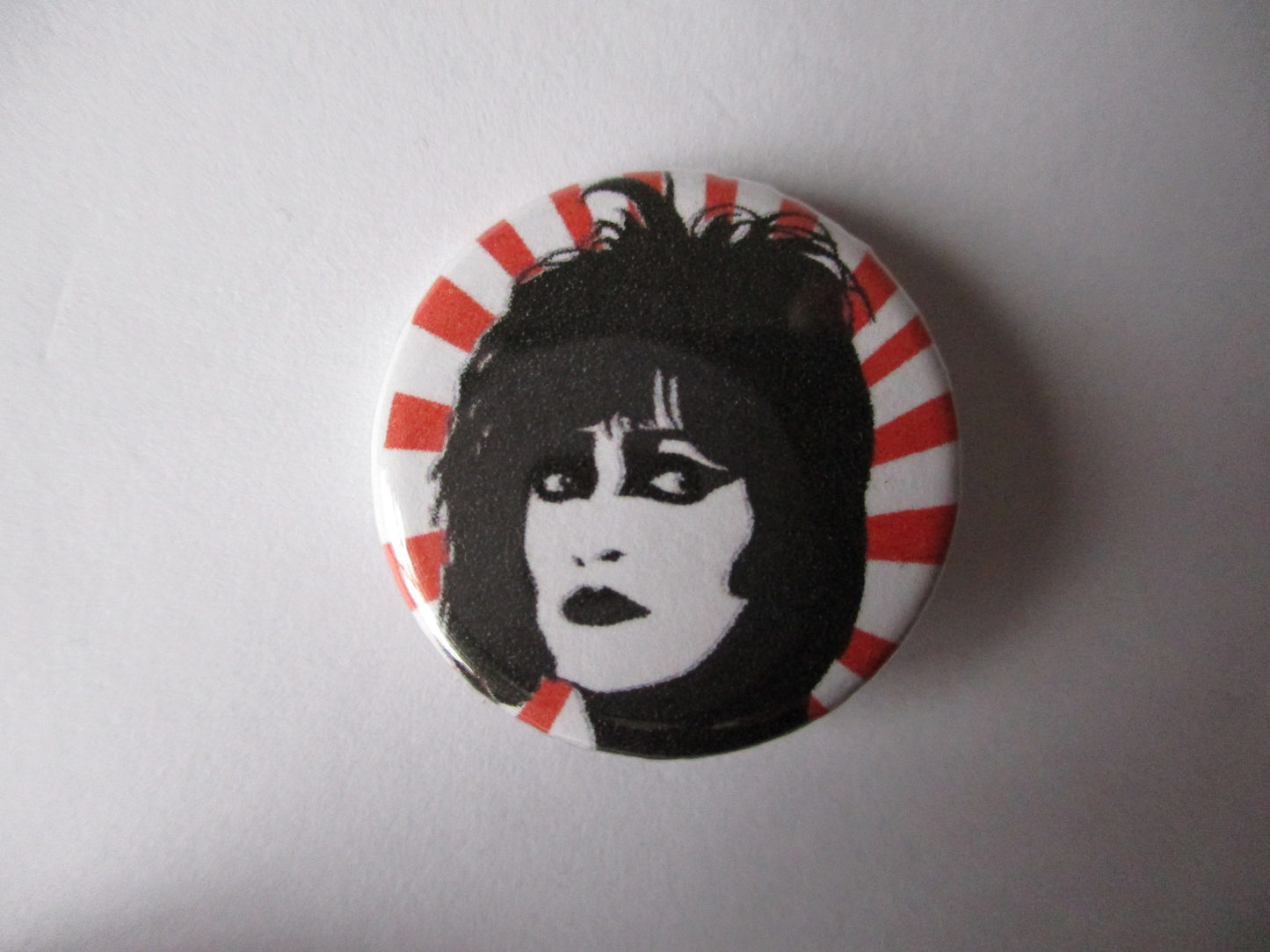 SIOUXSIE punk badge (VARIOUS DESIGNS)