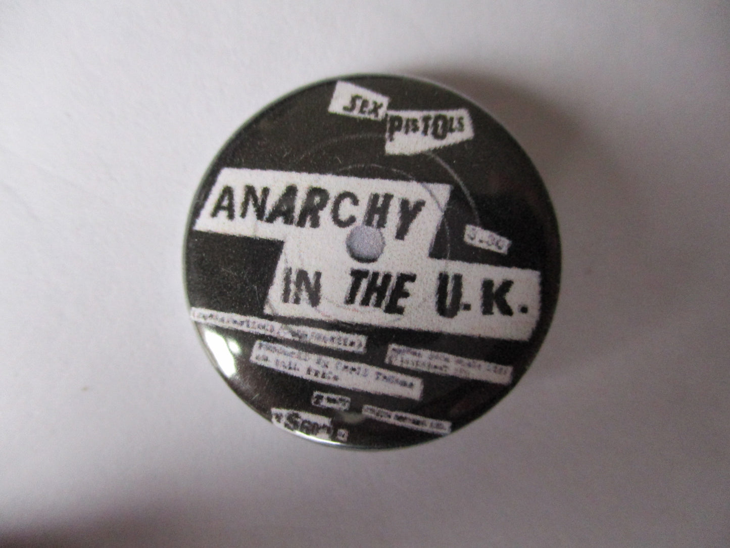 SEX PISTOLS punk badge ( Various designs )