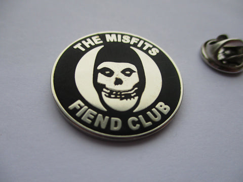 THE MISFITS fiend club (silver) HORROR PUNK METAL BADGE