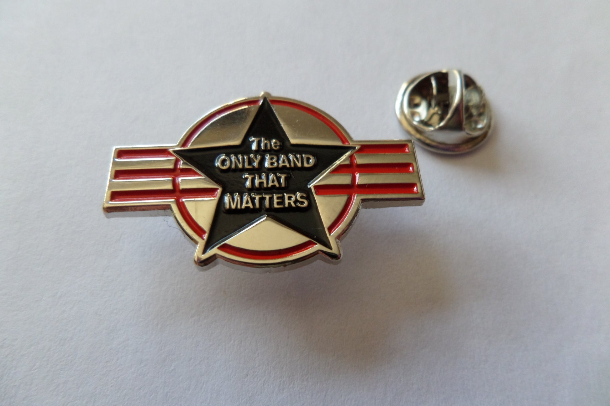 THE CLASH the only band that matters PUNK METAL BADGE few only - Savage Amusement