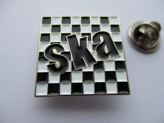 SKA checked METAL BADGE 2tone