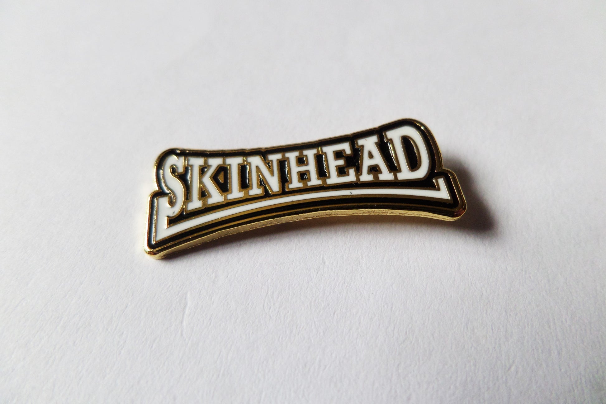 SKINHEAD Lonsdale GOLD oi! ska punk METAL BADGE - Savage Amusement