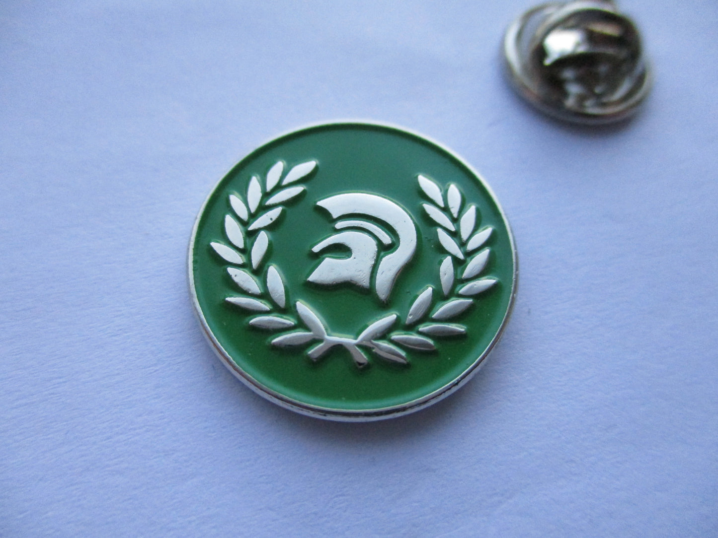 TROJAN / LAUREL WREATH small SKINHEAD SKA METAL BADGE (5 colours - £2.99ea)